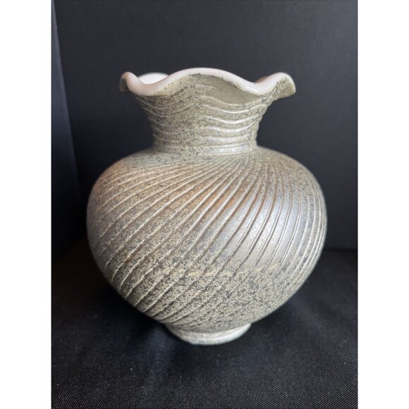 Vintage Shawnee Pottery Round 6" Vase Cream Gold Swirl Speckle Ruffle MCM 1409 - Picture 2 of 10